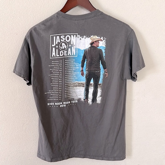 Jason Aldean 2017 Tour Shirt - Picture 2 of 8